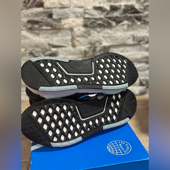 Adidas NMD V3 - Men Size 9.5 US - Brand New with/Box - Picture 10 of 10